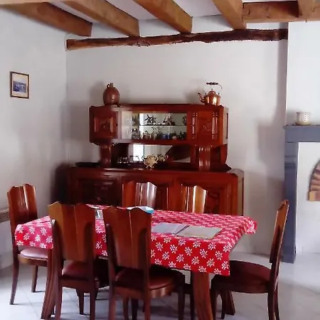 度假居 De Marcureau *